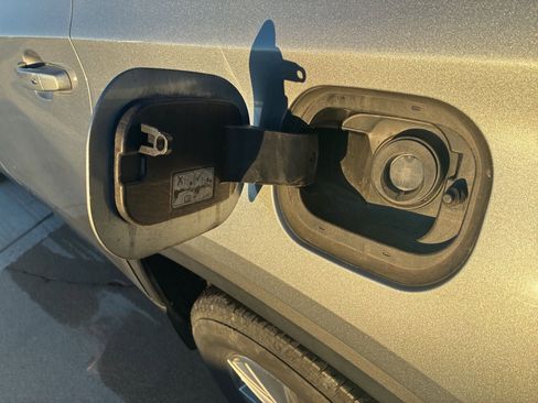 Used 2023 Chevrolet Traverse LT w/ LPO, Floor Liner Package image 12