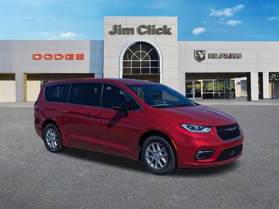 New 2026 Chrysler Pacifica Select