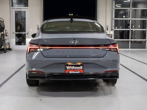 Certified 2022 Hyundai Elantra Limited w/ Cargo Package image 8