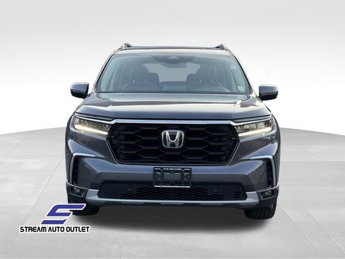 Used 2023 Honda Pilot Touring image 2