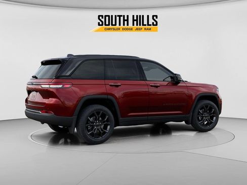 New 2025 Jeep Grand Cherokee Limited w/ MOPAR Finishing Package AWD/4WD image 4