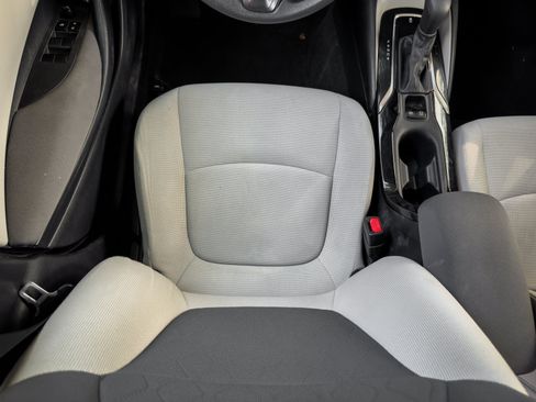 Used 2021 Toyota Corolla LE FWD image 57