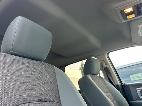 Used 2018 RAM 1500 Classic SLT image 19