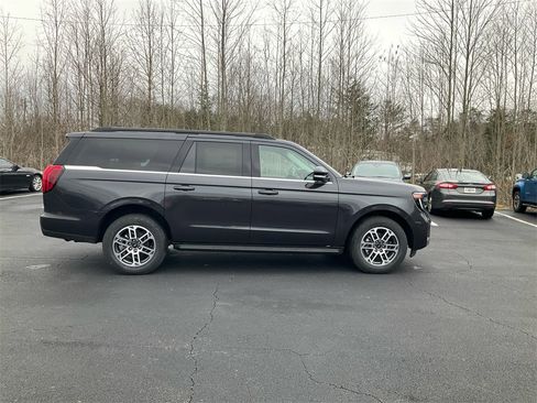 New 2026 Ford Expedition Max Active image 4
