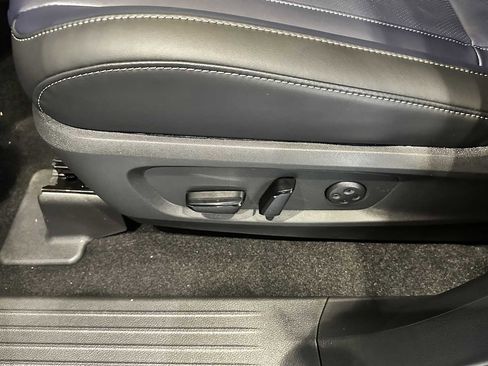 New 2026 INFINITI QX60 Sport image 18