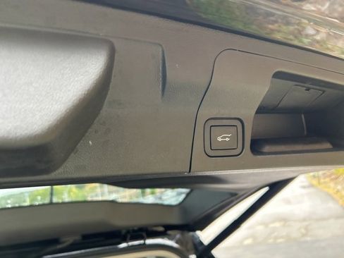 Used 2019 GMC Acadia SLE w/ LPO, Floor Liner Package image 15