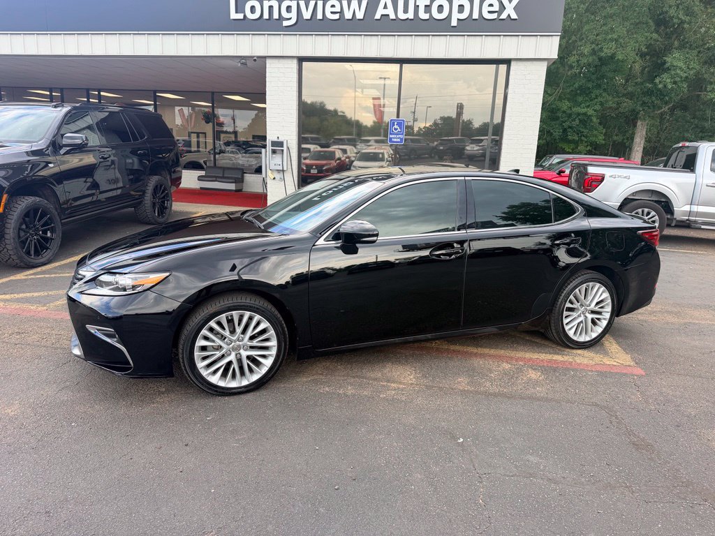 Used 2016 Lexus ES 350 w/ Luxury Package w/Wood Trim FWD image 2