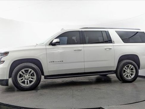 Used 2018 Chevrolet Suburban LS RWD image 3