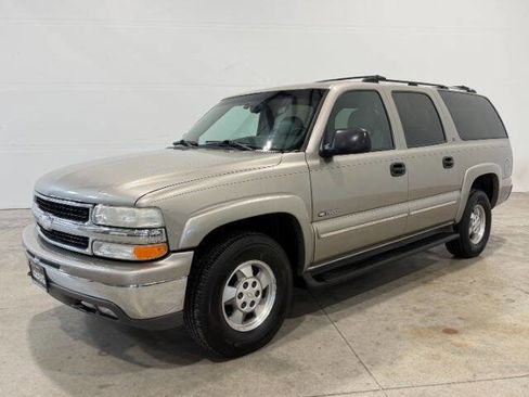 Used 2000 Chevrolet Suburban LS w/ LS Preferred Equipment Group AWD/4WD image 1