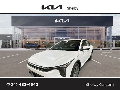 New 2025 Kia K4 LX image 1