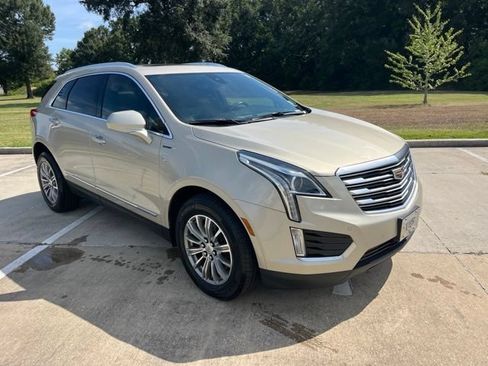 Used 2017 Cadillac XT5 Luxury w/ Driver Awareness Package AWD/4WD image 12