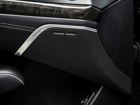 Used 2014 Mercedes-Benz SL 550 image 38