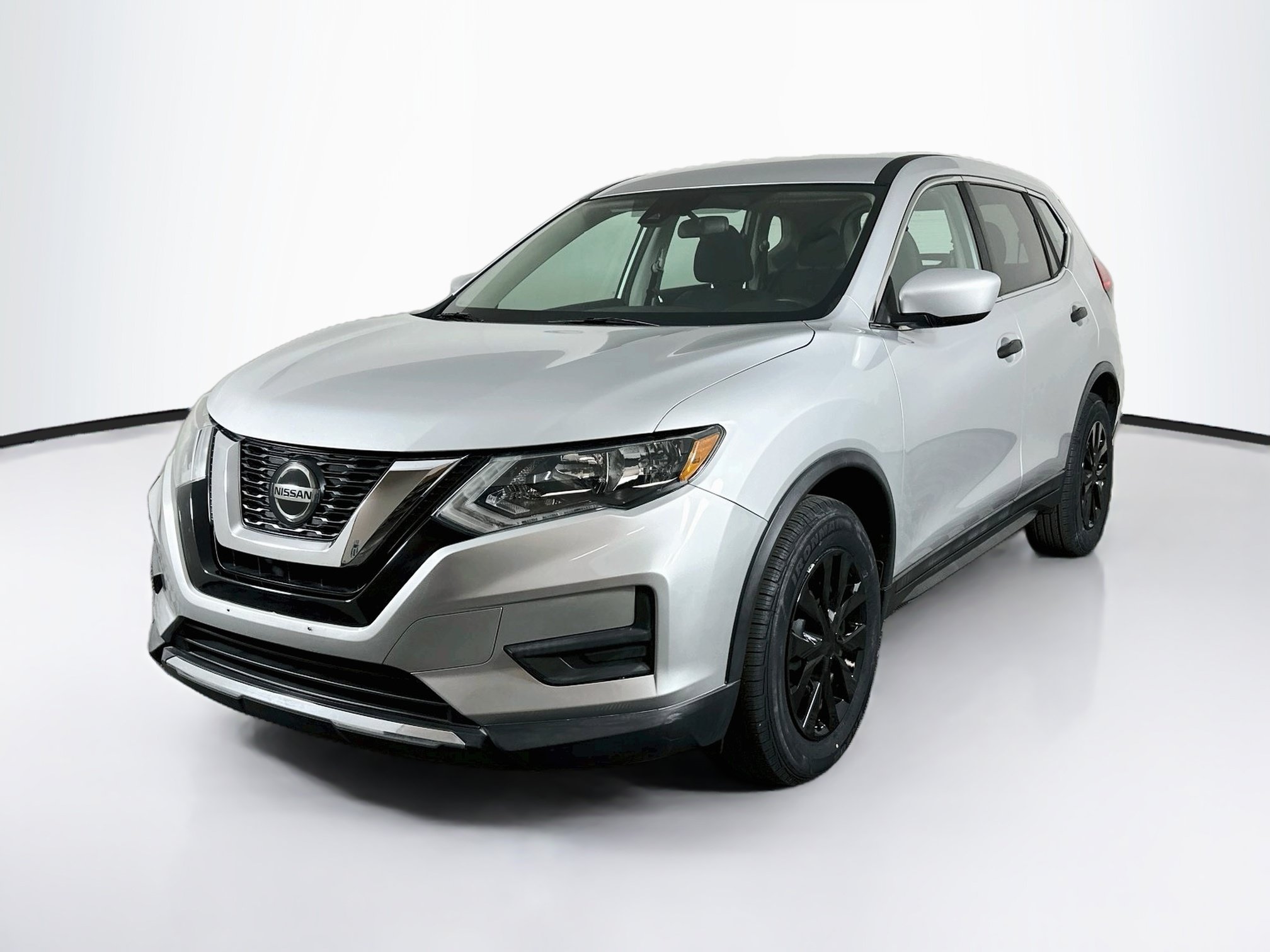 Used 2020 Nissan Rogue S FWD image 3