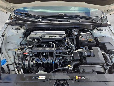 Used 2024 Hyundai Elantra SEL FWD image 22