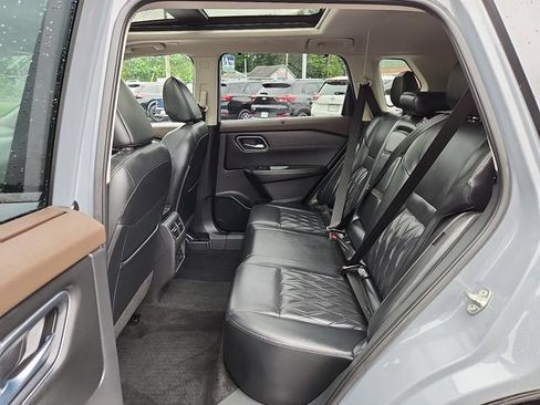 Used 2023 Nissan Rogue Platinum w/ Platinum Premium Package AWD/4WD image 11