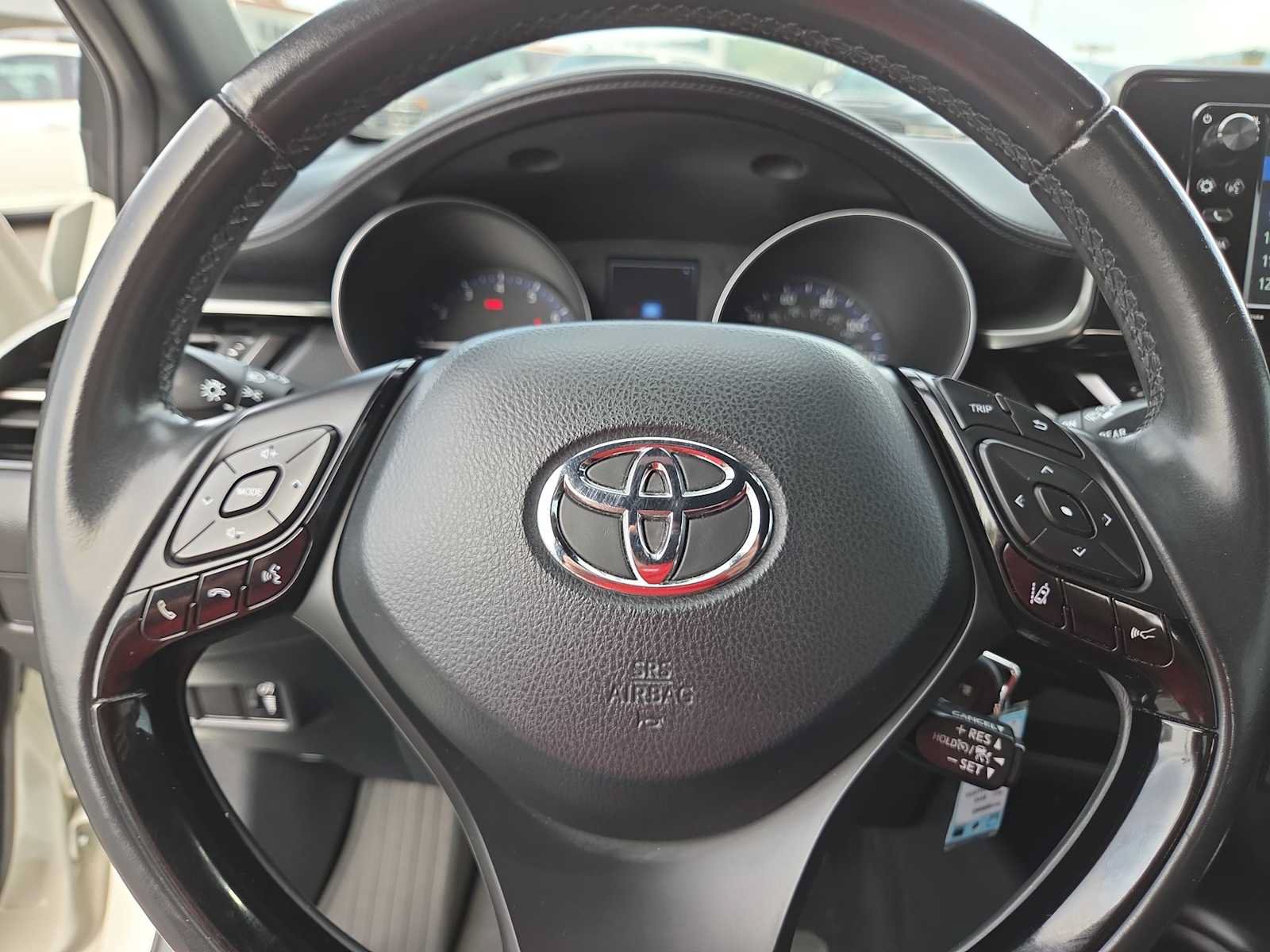 Used 2018 Toyota C-HR XLE FWD image 23