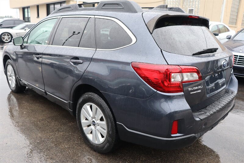 Used 2017 Subaru Outback 2.5i Premium AWD/4WD image 5