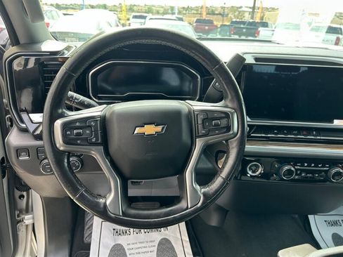 Used 2022 Chevrolet Silverado 1500 LT AWD/4WD image 31