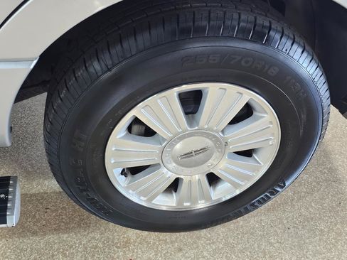 Used 2014 Lincoln Navigator 4WD image 61