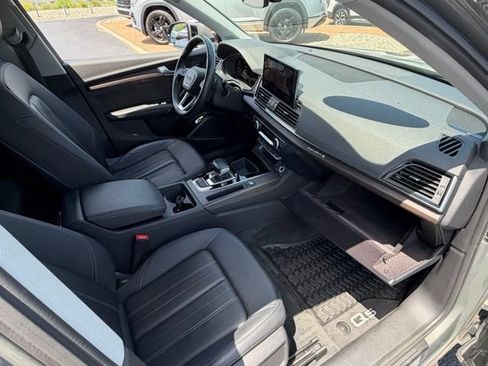 Used 2023 Audi Q5 2.0T Premium Plus w/ Premium Plus Package AWD/4WD image 12
