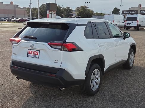 Used 2024 Toyota RAV4 LE image 4