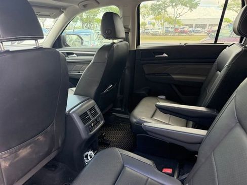 Used 2023 Volkswagen Atlas SEL R-Line image 9