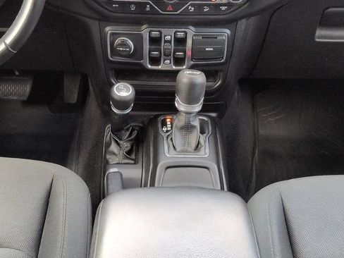 Used 2019 Jeep Wrangler Unlimited Sport S AWD/4WD image 19
