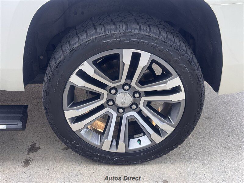 Used 2015 GMC Yukon 4x4 Denali w/ Premium Package w/ Premium Package image 44