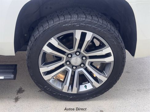 Used 2015 GMC Yukon Denali w/ Premium Package AWD/4WD image 44
