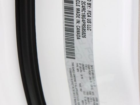 Used 2023 Chrysler Pacifica Touring-L image 33