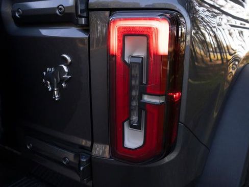 Used 2023 Ford Bronco Badlands image 37