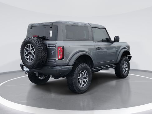 Used 2023 Ford Bronco Badlands image 3