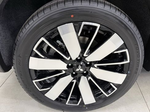 New 2026 Mitsubishi Outlander SEL image 7