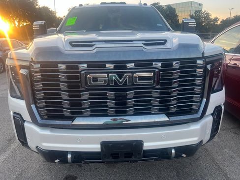 Used 2024 GMC Sierra 2500 Denali Ultimate AWD/4WD image 14