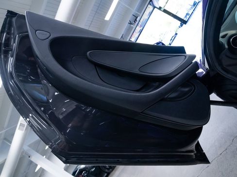 Used 2018 McLaren 570S Coupe RWD image 21