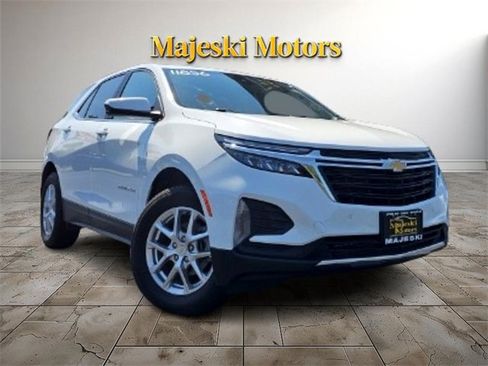 Used 2022 Chevrolet Equinox LT image 1
