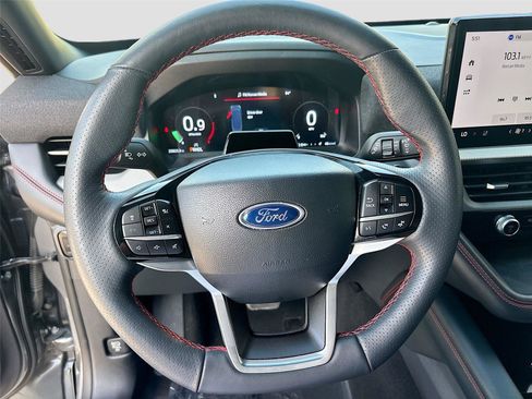 Used 2025 Ford Explorer ST-Line w/ ST-Line Street Pack AWD/4WD image 11
