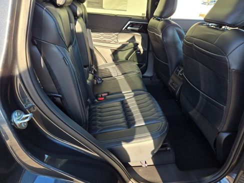 New 2026 Mitsubishi Outlander SEL image 8