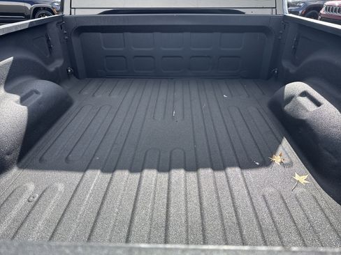 Used 2021 RAM 2500 Big Horn image 23