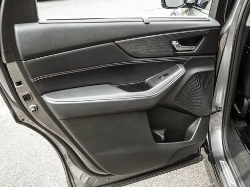 Used 2023 Acura MDX SH-AWD w/ Advance Package image 29