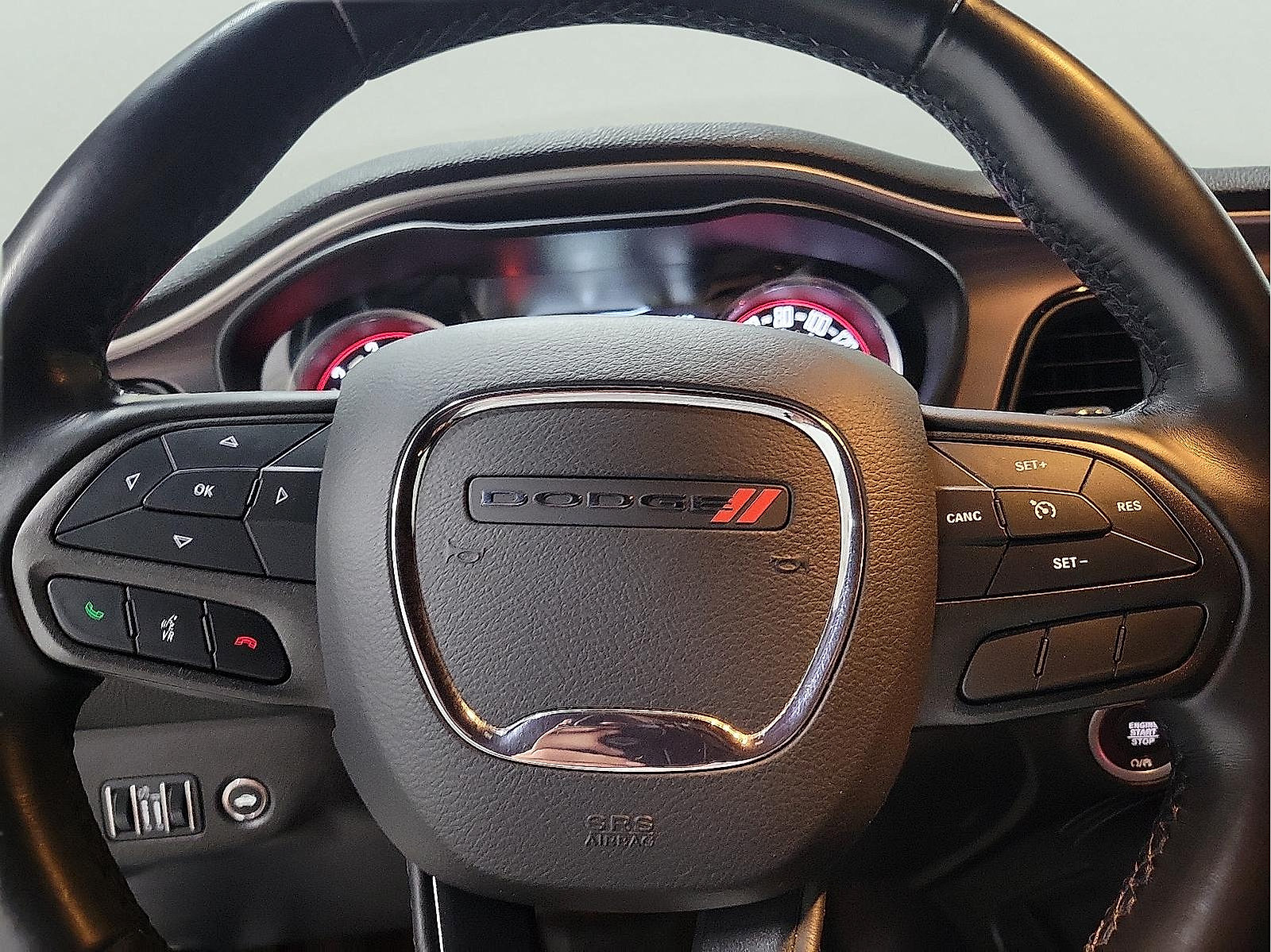 Used 2022 Dodge Challenger SXT RWD image 19