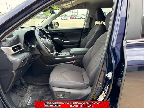 Used 2023 Toyota Highlander L FWD image 10