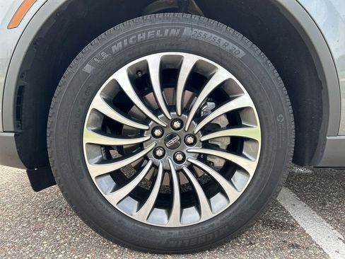 Used 2024 Lincoln Aviator AWD w/ Premium Package image 22