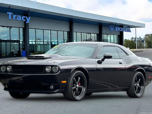 Used 2010 Dodge Challenger R/T w/ Mopar 10 Pkg image 13