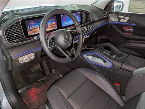 New 2026 Mercedes-Benz GLS 450 4MATIC image 3