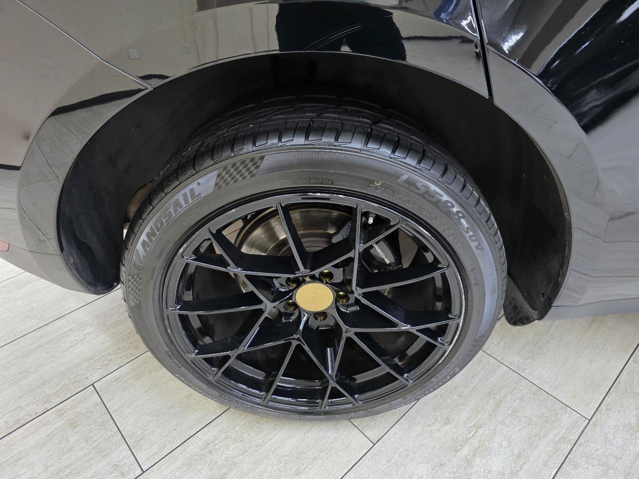 Used 2018 Porsche Macan AWD/4WD image 38
