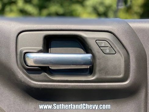 Used 2022 Chevrolet Silverado 1500 Custom Trail Boss AWD/4WD image 17