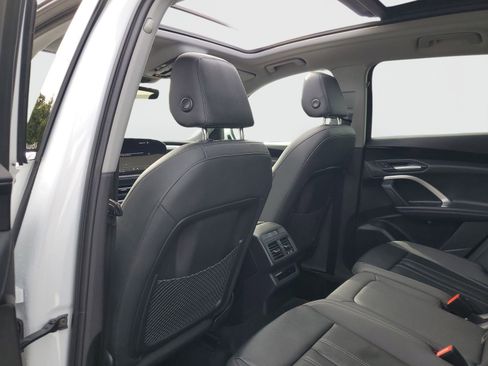 Used 2025 Audi Q5 Premium w/ Convenience Package image 14