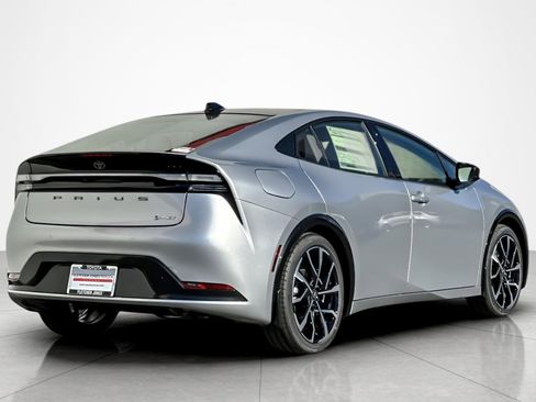 New 2026 Toyota Prius Plug-In Hybrid image 5