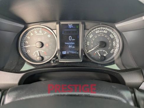 Used 2019 Toyota Tacoma TRD Off-Road image 13